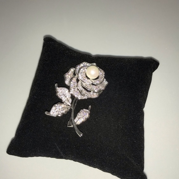 Rose Brooch - Picture 8 of 14